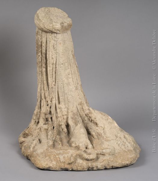 Fragment d'une statue de Cérès ; © ARCHIVES DEPARTEMENTALES DE LA LOIRE ; ©  ARCHIVES DEPARTEMENTALES DE LA L