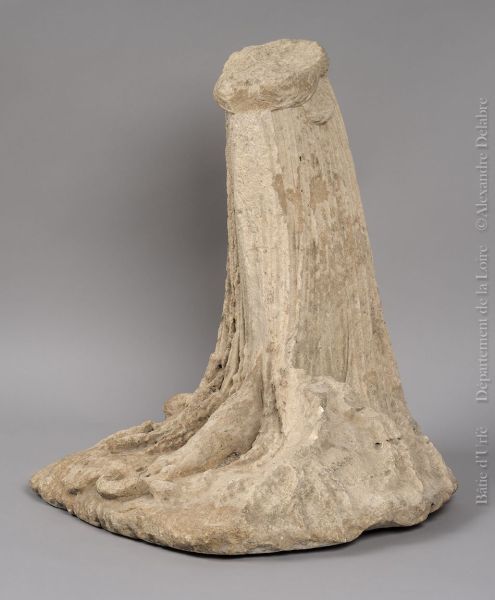 Fragment d'une statue de Cérès ; © ARCHIVES DEPARTEMENTALES DE LA LOIRE ; ©  ARCHIVES DEPARTEMENTALES DE LA L