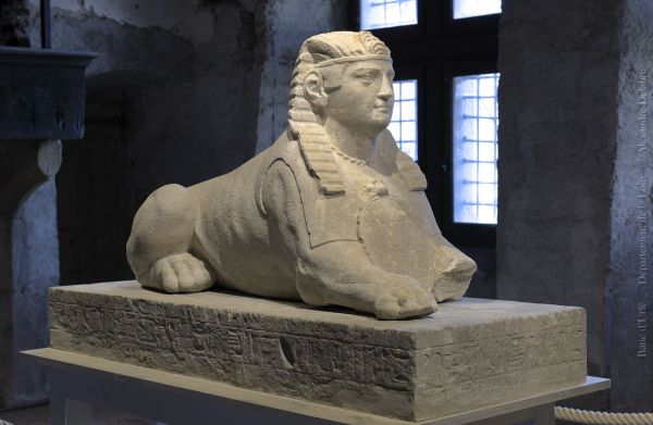Le sphynx original de la Bâtie d'Urfé ; © Musée Château de la Bâtie d'Urfé