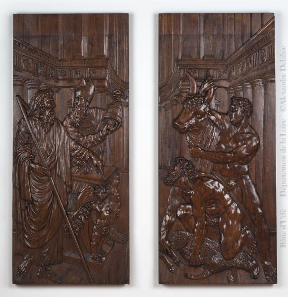 Les deux vantaux de la porte de la chapelle de la Bâtie d'Urfé ; © ARCHIVES DEPARTEMENTALES DE LA LOIRE ; ©  ARCHIVES DEPARTEMENTALES DE LA L ; ©  Musée Château de la Bâtie d'Urfé