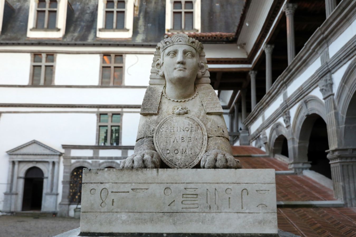 chateau de la Batie d'Urfe - chateau-musee - Nuit des musees - evenement - culture - patrimoine - tourisme - sphinx - visite - visiteur